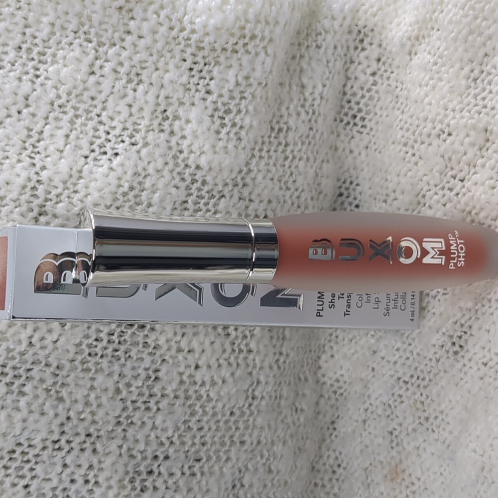 Buxom Plump Shot Sheer Tint in Plush Peach, 4ml/0.14fl oz - Picture 11 of 11